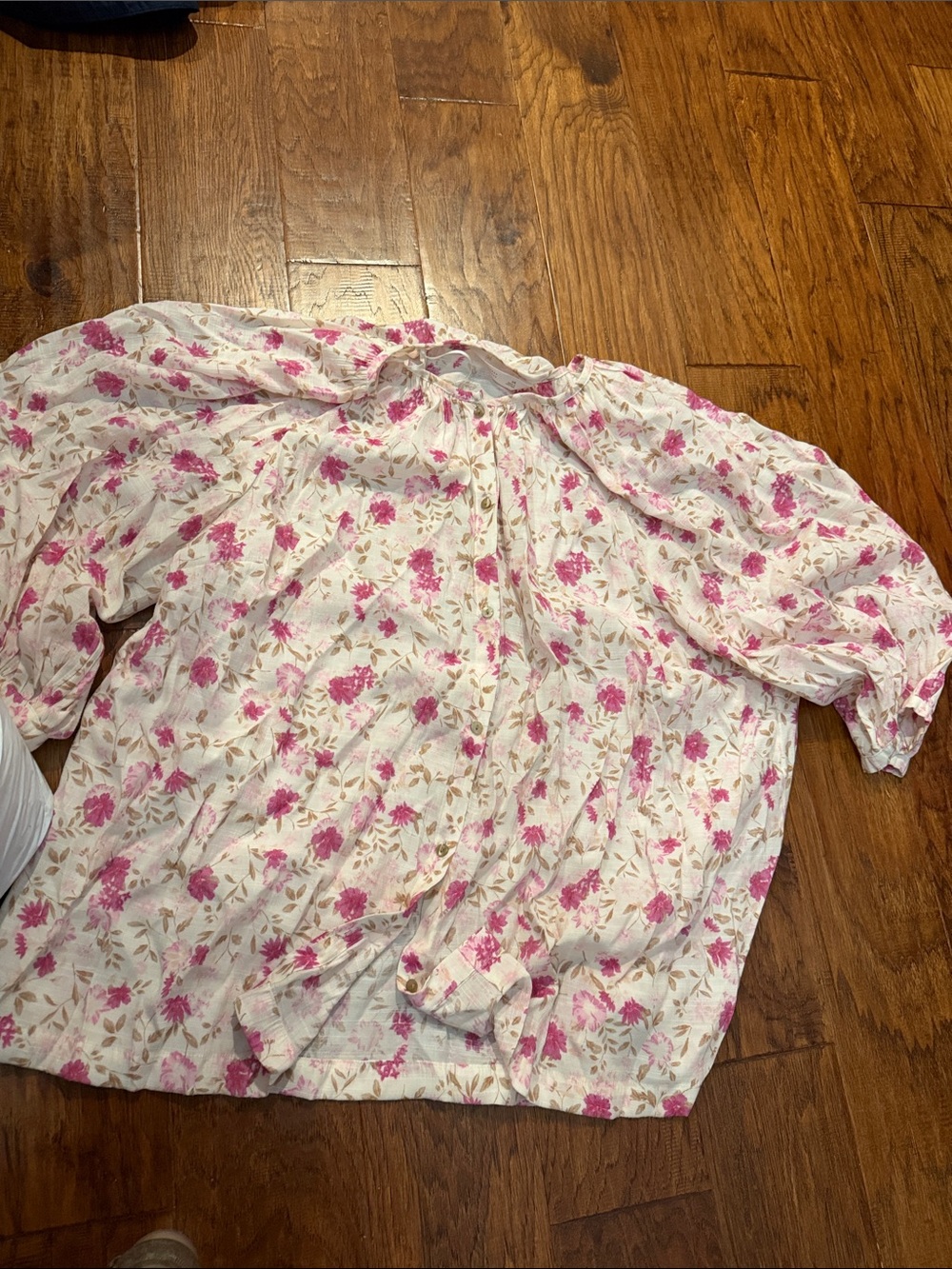 LC Lauren Conrad White Floral Button-Down Shirt with Pink Flowers